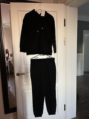 Новый Костюм из худи и джоггеров, черный цвет. - Верх: худи с at lalafo.kg Новый Костюм из худи и джоггеров, черный цвет. - Верх: худи с