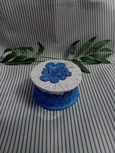 Шкатулка ручной работы для мелких украшений Материал: картон at lalafo.kg Шкатулка ручной работы для мелких украшений Материал: картон