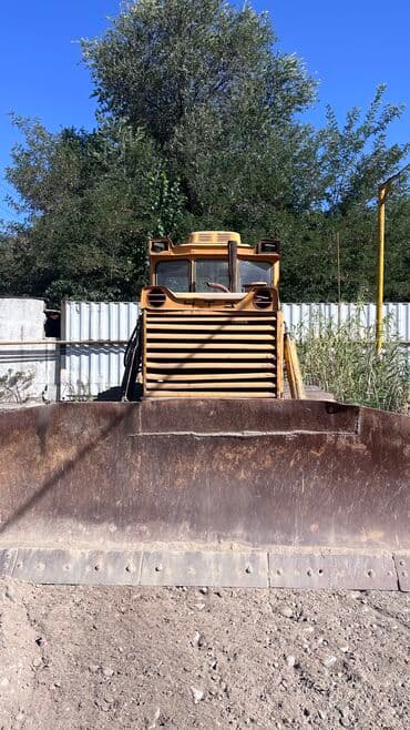 Бульдозер, 1992 г., Гусеничный at lalafo.kg Бульдозер, 1992 г., Гусеничный