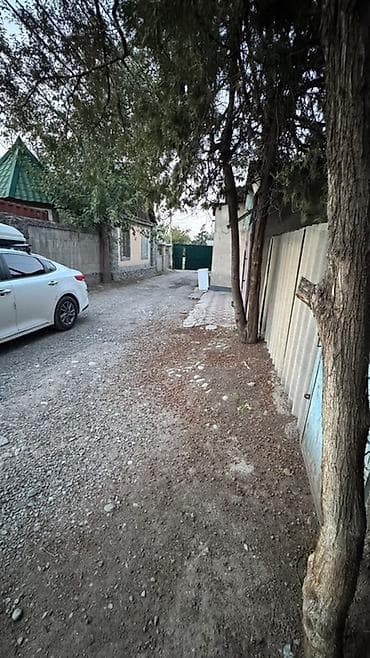 Продаётся частный дом с двором и отдельным входом через металлические at lalafo.kg Продаётся частный дом с двором и отдельным входом через металлические