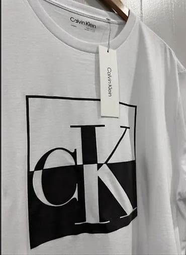 Мужская футболка, S, M, L, Calvin Klein, Новый, цвет - Белый, Платная доставка at lalafo.kg Мужская футболка, S, M, L, Calvin Klein, Новый, цвет - Белый, Платная доставка