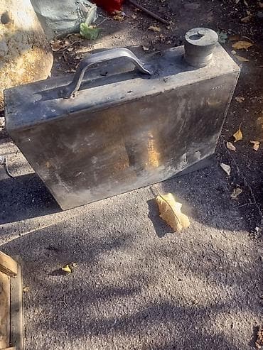 Канистра из нержевейки 11л.алюминевые32л и 11л at lalafo.kg Канистра из нержевейки 11л.алюминевые32л и 11л