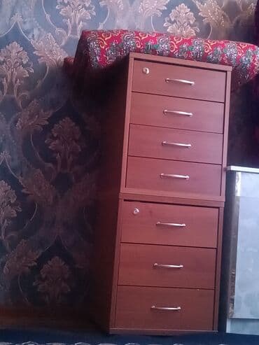 Шифоньер, Б/у, Прямой, цвет - Коричневый, ЛДСП at lalafo.kg Шифоньер, Б/у, Прямой, цвет - Коричневый, ЛДСП