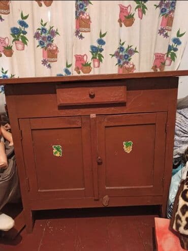 Кухонный стол, Б/у, Прямоугольный, Нераскладной at lalafo.kg Кухонный стол, Б/у, Прямоугольный, Нераскладной