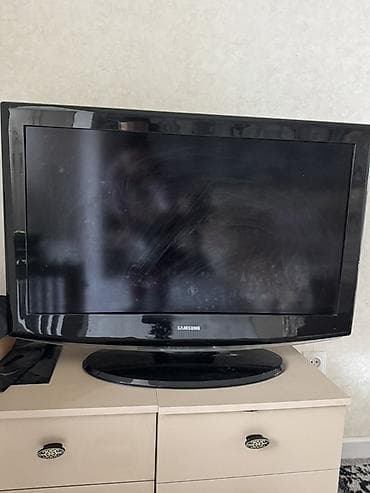 Телевизор Samsung, диагональ примерно 32–37". Плоская ЖК‑панель at lalafo.kg Телевизор Samsung, диагональ примерно 32–37". Плоская ЖК‑панель