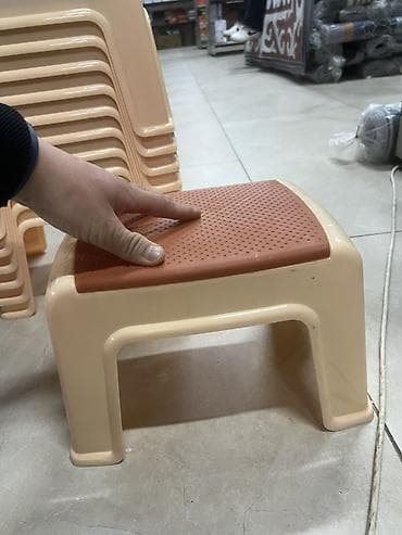 Тигүүчүлөр үчүн отургучтар: Табуретка, Жаңы, Желим, Бүктөө эмес lalafo.kg да — 2 Тигүүчүлөр үчүн отургучтар: Табуретка, Жаңы, Желим, Бүктөө эмес — 2