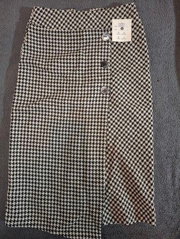 Юбка, Модель юбки: Прямая, Миди, Трикотаж, Высокая талия, С вырезом at lalafo.kg Юбка, Модель юбки: Прямая, Миди, Трикотаж, Высокая талия, С вырезом