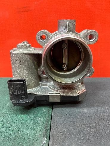 Дроссельная заслонка GMC 2018 г., Б/у, Оригинал at lalafo.kg Дроссельная заслонка GMC 2018 г., Б/у, Оригинал