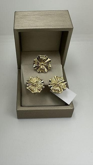 Төш белгилер: Зер буюмдар топтому, Үлгүсү 585, Жаңы, Металл түсү: Сары, Жуп топтом lalafo.kg да — 2 Төш белгилер: Зер буюмдар топтому, Үлгүсү 585, Жаңы, Металл түсү: Сары, Жуп топтом — 2