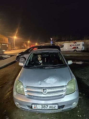 Toyota Ist: 2004 г., Автомат, Бензин, Хэтчбэк at lalafo.kg Toyota Ist: 2004 г., Автомат, Бензин, Хэтчбэк