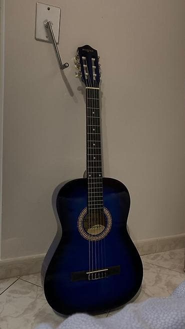 Классическая шестиструнная акустическая гитара. - Формат at lalafo.kg Классическая шестиструнная акустическая гитара. - Формат