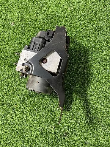 Блок ABS Subaru 2004 г., Оригинал at lalafo.kg Блок ABS Subaru 2004 г., Оригинал