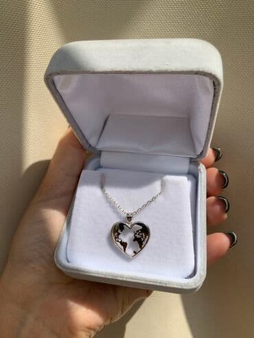 Цепочки с кулоном по 1500 сом.
Серебро 925.
Длина регулируется at lalafo.kg Цепочки с кулоном по 1500 сом.
Серебро 925.
Длина регулируется