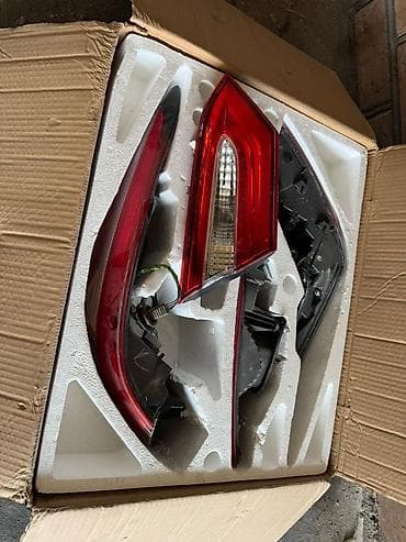 Продаю задние фонари( стоп фары) на Камри 70 кузов Toyota Camry 2020г at lalafo.kg Продаю задние фонари( стоп фары) на Камри 70 кузов Toyota Camry 2020г