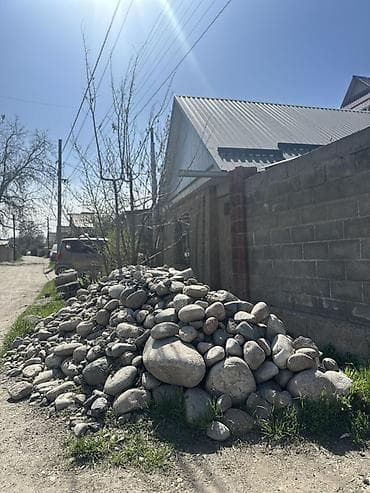 Речной булыжник/галечник для ландшафтных и строительных работ. - at lalafo.kg Речной булыжник/галечник для ландшафтных и строительных работ. -