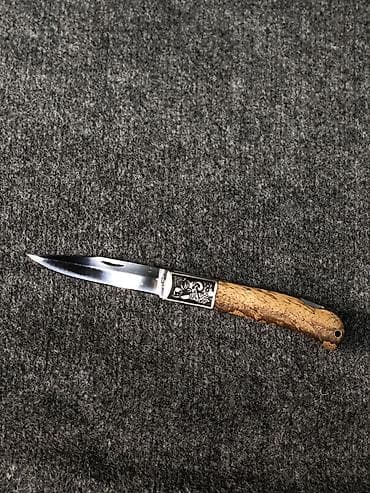 Складной нож с деревянной рукоятью и декоративным больстером - Тип at lalafo.kg Складной нож с деревянной рукоятью и декоративным больстером - Тип