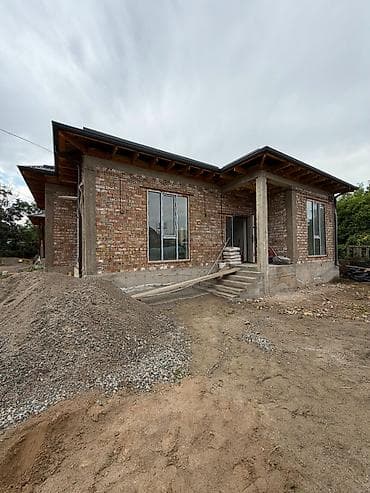 🏡 Продаётся дом в Новопавловке 📍 Отличная локация — рядом с рынком at lalafo.kg 🏡 Продаётся дом в Новопавловке 📍 Отличная локация — рядом с рынком