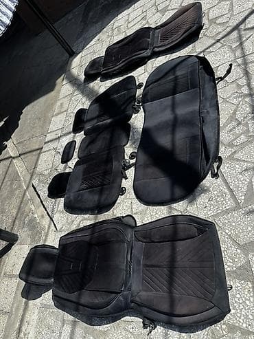 Чехлы Велюровые, цвет - Черный, Б/у at lalafo.kg Чехлы Велюровые, цвет - Черный, Б/у