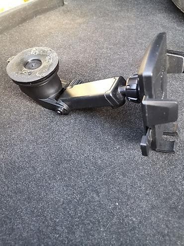 Держатель телефона. Всё работает, крепится at lalafo.kg Держатель телефона. Всё работает, крепится