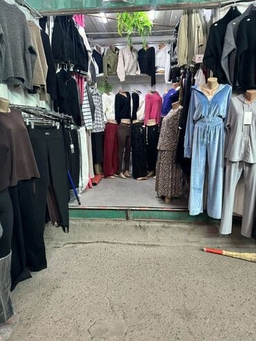 Женская одежда — ассортимент бутика - Повседневные комплекты at lalafo.kg Женская одежда — ассортимент бутика - Повседневные комплекты