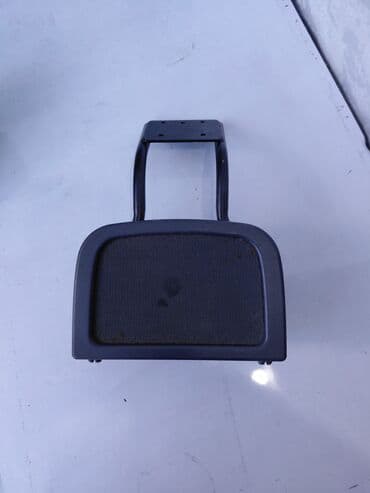 Полка-подстаканник/столик для автомобиля заднего ряда сидений. на at lalafo.kg Полка-подстаканник/столик для автомобиля заднего ряда сидений. на