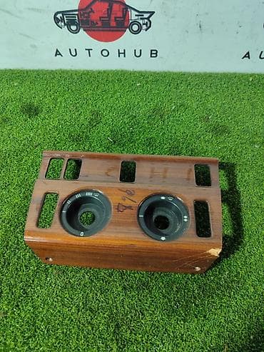 Центральная консоль Mercedes-Benz 1992 г., Оригинал at lalafo.kg Центральная консоль Mercedes-Benz 1992 г., Оригинал