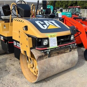 Каток дорожный CATERPILLAR CB335D из Японии: Вес 3,6 тонн at lalafo.kg Каток дорожный CATERPILLAR CB335D из Японии: Вес 3,6 тонн
