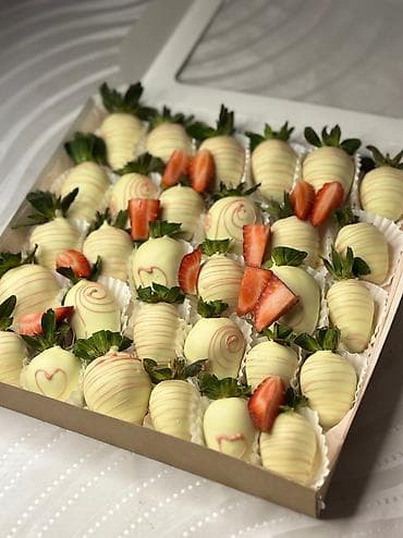 Водолазкалар: Клубника в шоколаде Оформление +подарочная коробка бесплатно 🎁 Сочная lalafo.kg да — 2 Водолазкалар: Клубника в шоколаде Оформление +подарочная коробка бесплатно 🎁 Сочная — 2