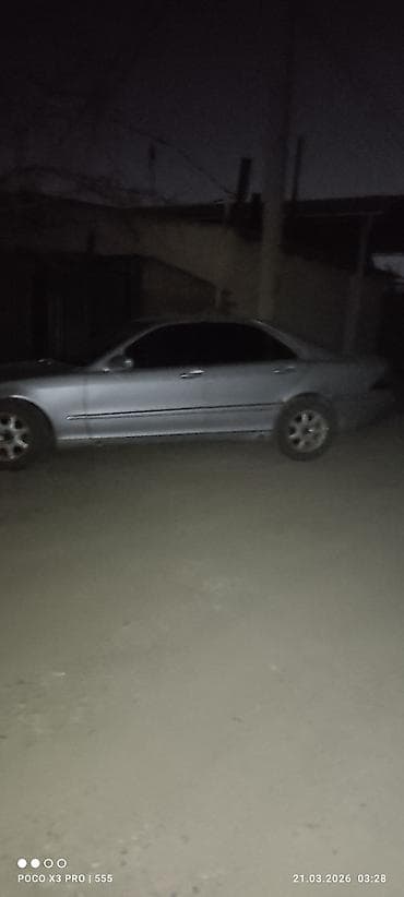 Седан бизнес‑класса, серебристый цвет, 4 двери, кузов с плавными at lalafo.kg Седан бизнес‑класса, серебристый цвет, 4 двери, кузов с плавными