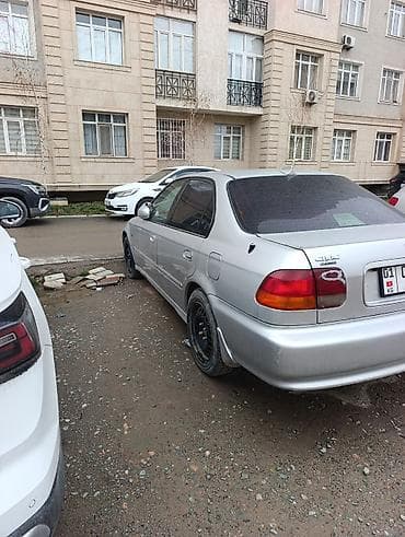Honda Civic: 2000 г., 1.5 л, Автомат, Бензин, Седан at lalafo.kg Honda Civic: 2000 г., 1.5 л, Автомат, Бензин, Седан