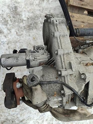 Раздатка BMW X5 E70 N52B30A 2008 (б/у) at lalafo.kg Раздатка BMW X5 E70 N52B30A 2008 (б/у)