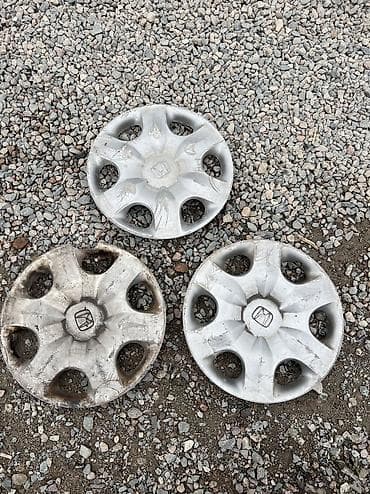 Колпаки R 14, Б/у, Комплект at lalafo.kg Колпаки R 14, Б/у, Комплект