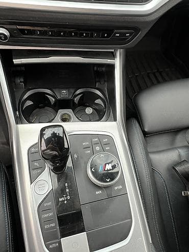 BMW — спортивный интерьер M-пакета - Руль M с перфорацией и вставками lalafo.kg да BMW — спортивный интерьер M-пакета - Руль M с перфорацией и вставками