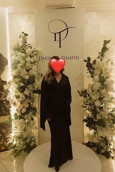 Элегантное вечернее платье в пол, черного цвета. - Фасон: приталенный at lalafo.kg Элегантное вечернее платье в пол, черного цвета. - Фасон: приталенный