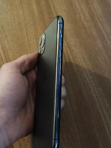 IPhone 11 Pro Max, Б/у, 256 ГБ, Space Gray, Защитное стекло, Чехол, 72 % at lalafo.kg IPhone 11 Pro Max, Б/у, 256 ГБ, Space Gray, Защитное стекло, Чехол, 72 %