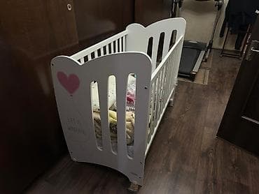 Новая детская испанская кроватка белого цвета с бортиками. Возраст до at lalafo.kg Новая детская испанская кроватка белого цвета с бортиками. Возраст до