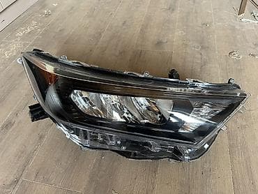 Передняя правая фара Toyota 2020 г., Б/у, Оригинал, США at lalafo.kg Передняя правая фара Toyota 2020 г., Б/у, Оригинал, США
