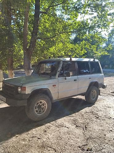 Mitsubishi Pajero: 1989 г., Кол менен иштөөчү, Бензин, Жол тандабас lalafo.kg да Mitsubishi Pajero: 1989 г., Кол менен иштөөчү, Бензин, Жол тандабас