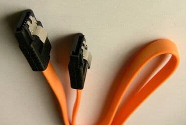 Кабель SATA прямой с защелками, длина 38 см, оранжевый at lalafo.kg Кабель SATA прямой с защелками, длина 38 см, оранжевый