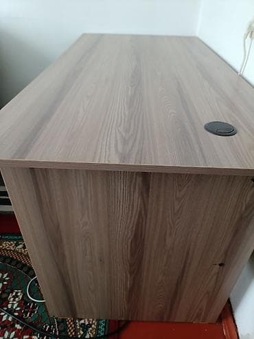 Бычуучу столдор: Продается письменный стол, состояние отличное, есть отверстие для lalafo.kg да — 3 Бычуучу столдор: Продается письменный стол, состояние отличное, есть отверстие для — 3
