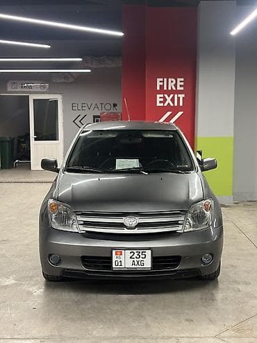 Toyota Ist: 2004 г., 1.5 л, Автомат, Бензин, Хэтчбэк at lalafo.kg Toyota Ist: 2004 г., 1.5 л, Автомат, Бензин, Хэтчбэк