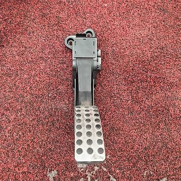 Педаль газа Mercedes-Benz M-CLASS W164 ОМ 642 3 2008 (б/у) at lalafo.kg Педаль газа Mercedes-Benz M-CLASS W164 ОМ 642 3 2008 (б/у)