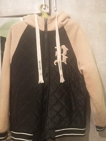 Бомбер, Осень-весна, С капюшоном at lalafo.kg Бомбер, Осень-весна, С капюшоном