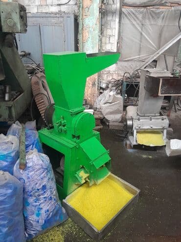 Продаётся дробилка для пластмассы. Цена 140.000сом. Торг at lalafo.kg Продаётся дробилка для пластмассы. Цена 140.000сом. Торг