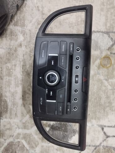 Автомагнитола штатная панель управления (головное устройство) at lalafo.kg Автомагнитола штатная панель управления (головное устройство)