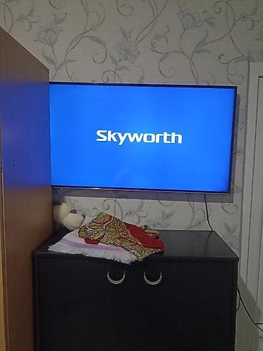 Телевизор Skyworth, диагональ примерно 40–43". Тонкие рамки, плоская at lalafo.kg Телевизор Skyworth, диагональ примерно 40–43". Тонкие рамки, плоская