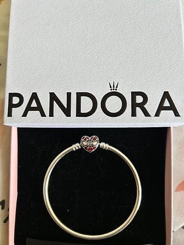 Сет Оригинал PANDORA: Браслет Marvel Человек-паук + Кольца + Цепь at lalafo.kg Сет Оригинал PANDORA: Браслет Marvel Человек-паук + Кольца + Цепь