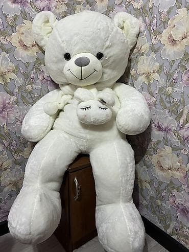 Большой мягкий медведь-плюшевый, белоснежный. Рост 125см. В абсолютно at lalafo.kg Большой мягкий медведь-плюшевый, белоснежный. Рост 125см. В абсолютно