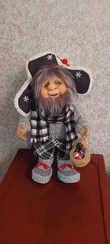 Дедушка — сувенирная интерьерная игрушка, создающая в доме атмосферу at lalafo.kg Дедушка — сувенирная интерьерная игрушка, создающая в доме атмосферу