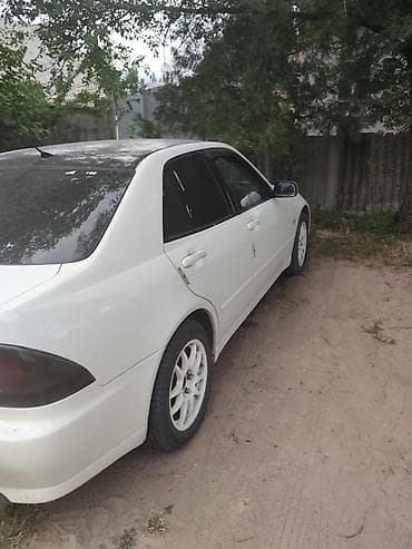 Toyota Altezza: 2002 г., 2 л, Автомат, Бензин, Седан at lalafo.kg Toyota Altezza: 2002 г., 2 л, Автомат, Бензин, Седан